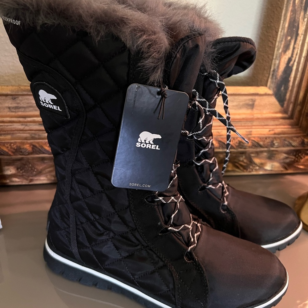 NWT 8.5 ( fits 8.5/9) water proof sorel